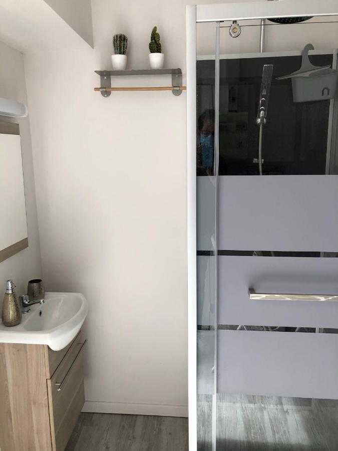 וול-לה-רוז Joli Studio Meuble Proche De La Plage מראה חיצוני תמונה